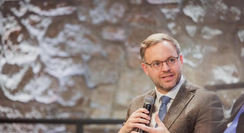 Elárulta Orbán Balázs, hogy szerinte le kell-e mondania a Tisza-jelölt állatkerti igazgatónak