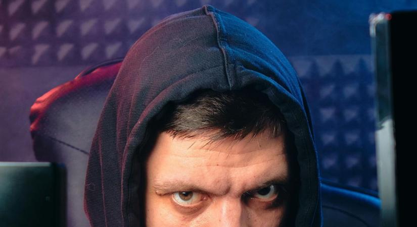 Riadót fújt a Bakonykarszt – Elmondjuk mivel kecsegtetik a csalók azokat, akiket felhívnak