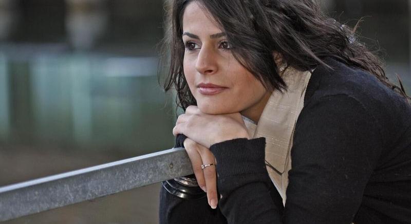 Biztonságos ismerkedés nőként: így segíthetnek a randi oldalak