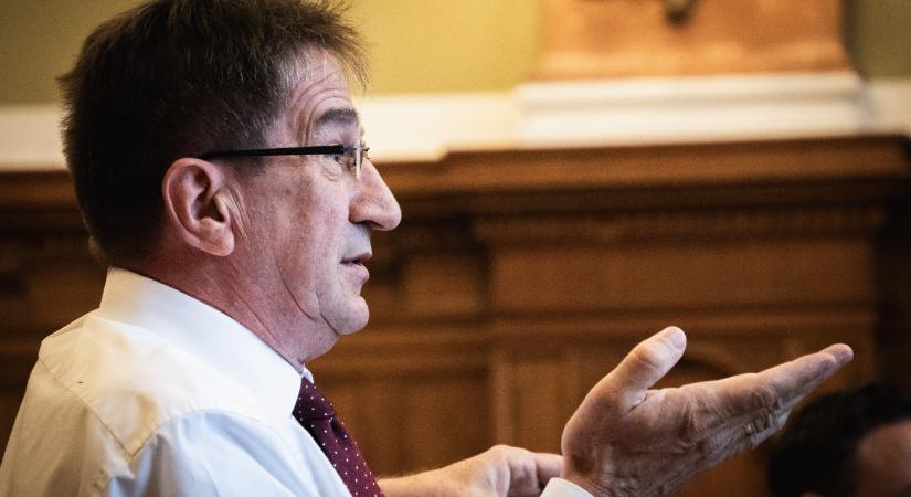 A Völner–Schadl vesztegetési per idei utolsó tárgyalásán Völner Pál visszakapta ügyvédi jogosítványát