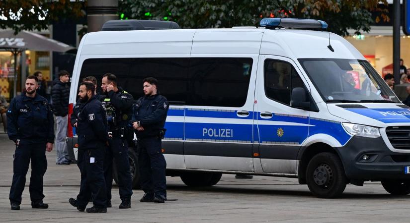 Üveg tört a rendőr fején: alaposan helyben hagyták a német egyenruhásokat egy közel-keleti vízipipa-bárban