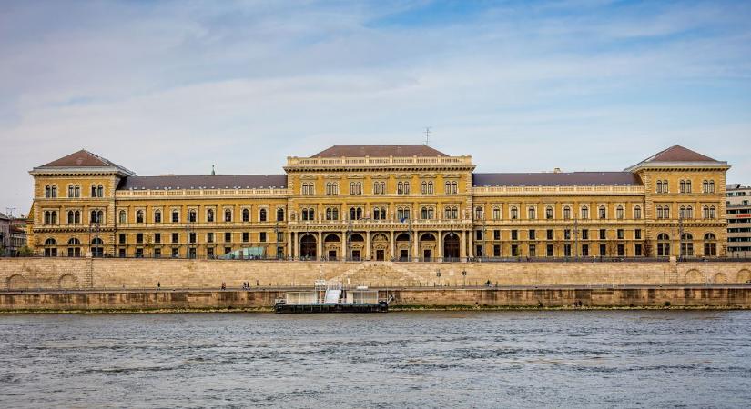 Tényleg megszűnik az idegennyelvek oktatása a Corvinuson? Kiderült, mi történik az egyetemen valóban - erre számíthatnak a hallgatók