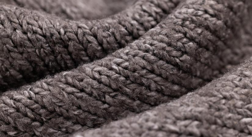 Kibolyhosodott a téli pulóver? Íme a megoldás, hogy olyan legyen mint újonnan