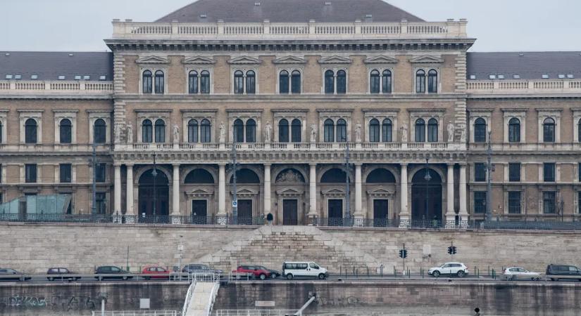 Kevesebb idegen nyelvi kurzus marad a Corvinuson, kiszervezik a legtöbb nyelv óráit