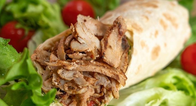 Országos gyrosellenőrzés: a vizsgált büfék és éttermek közel harmadánál eljárás indult