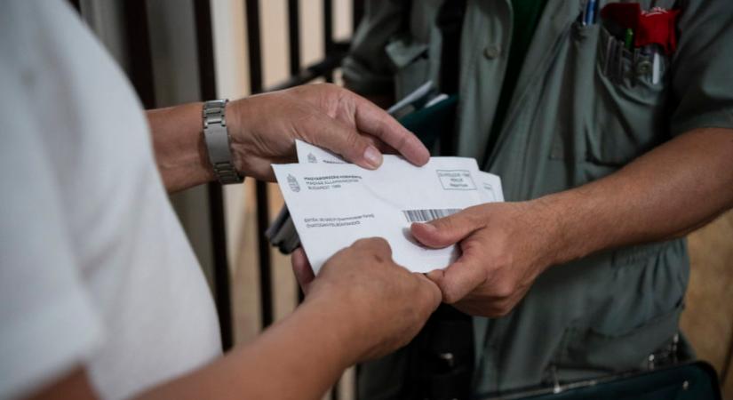 Előrehozottan, kedden utalják a megemelt összegű decemberi nyugdíjat