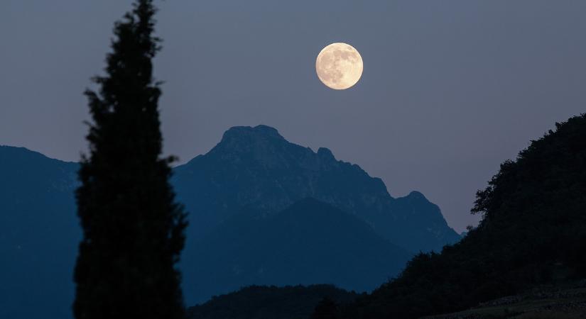 Horoszkóp: 3 csillagjegy, akinek váratlan meglepetést tartogat a közelgő telihold