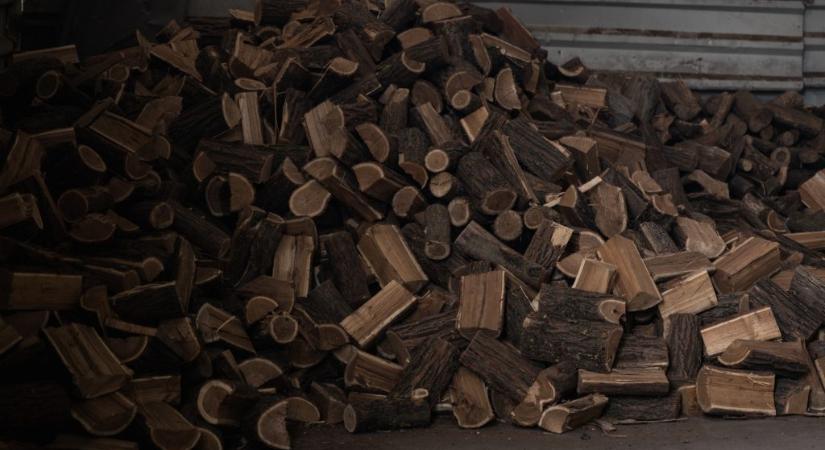 Idén sem emelt a kormány a szociális tűzifa keretén