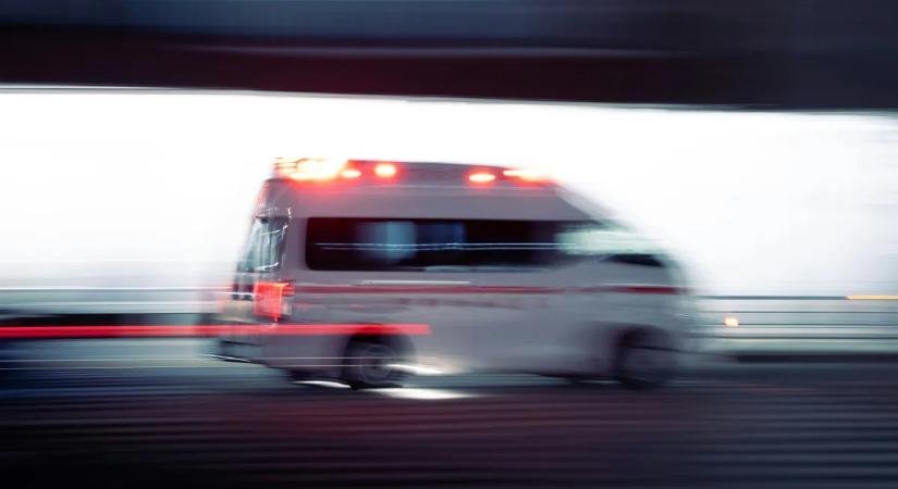 Turistákkal teli busz zuhant egy 70 méter mély szakadékba