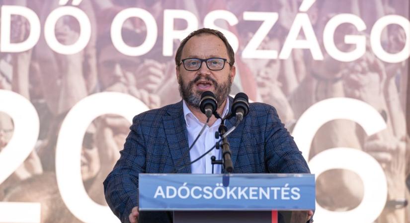 „A Tisza a javaslatait nem a ChatGPT-vel írja” – Kármán András reagált az Index által a Tiszának tulajdonított adócsomagra