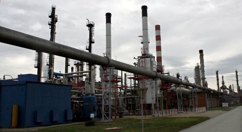 Drámai bejelentést tett az elnök: itt a vége, leállítják Szerbia egyetlen finomítóját – Magyarország segítséget ajánlott