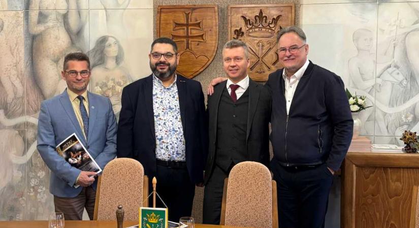 A 100 Tagú Cigányzenekar 40 éves jubileumi nagykoncertje érkezik Nyárasdra