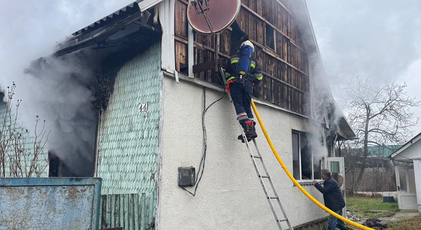 A Técsői járásban tűz ütött ki egy családi házban, egy 61 éves férfi életét vesztette