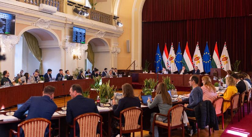 Így keseríti meg az ünnepek között az autósok életét a főváros baloldali vezetése