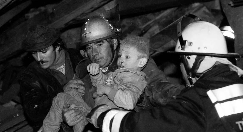 Brutális vonatbaleset: 31 ember halt meg Szajolban – Galéria