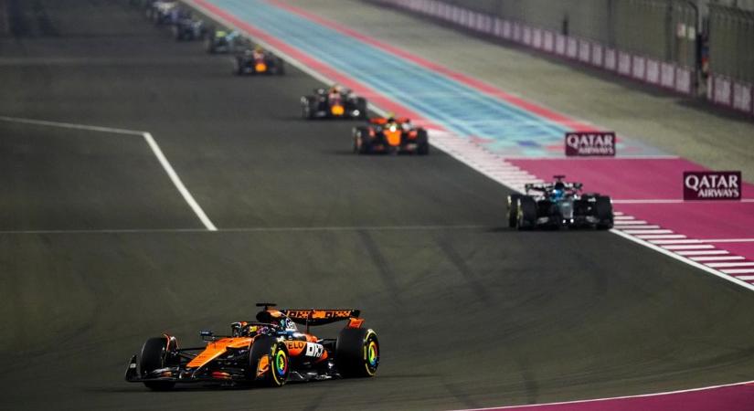 Durván ráfázott a McLaren, Verstappen vitte el a győzelmet Katarban – videó