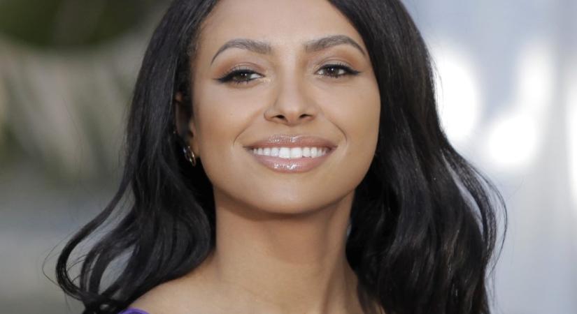 Babát vár a Vámpírnaplók Bonnie-ja