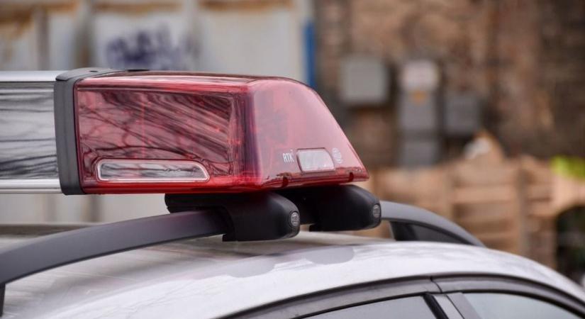 Letéptek egy jelzőtáblát Szegeden, a rendőrség a lakosság segítségét kéri