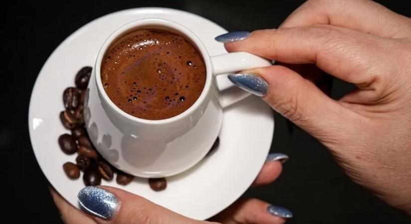 Már napi egy csésze kávé csökkenti a betegség kockázatát