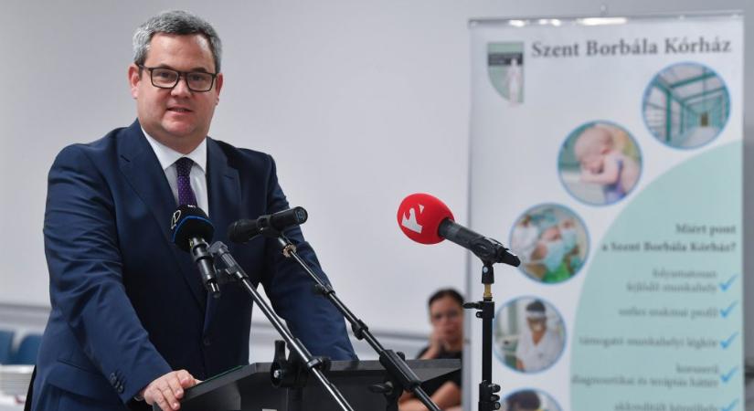 Takács Péter reagált a bazmegolós üzenetére: „A stílusért elnézést kérek, a tartalmi részt vállalom”