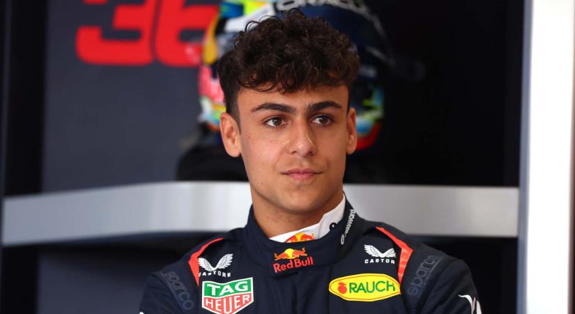 Lindblad: „Gyerekkori álmom válik valóra” – 2026-ban debütál a Racing Bullsnál