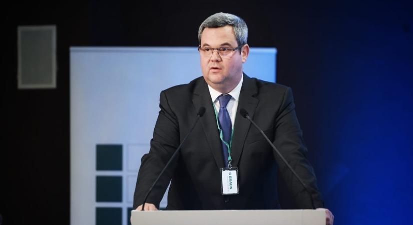 Takács Péter bocsánatot kért a szavaiért, majd beleszállt Magyar Péterbe