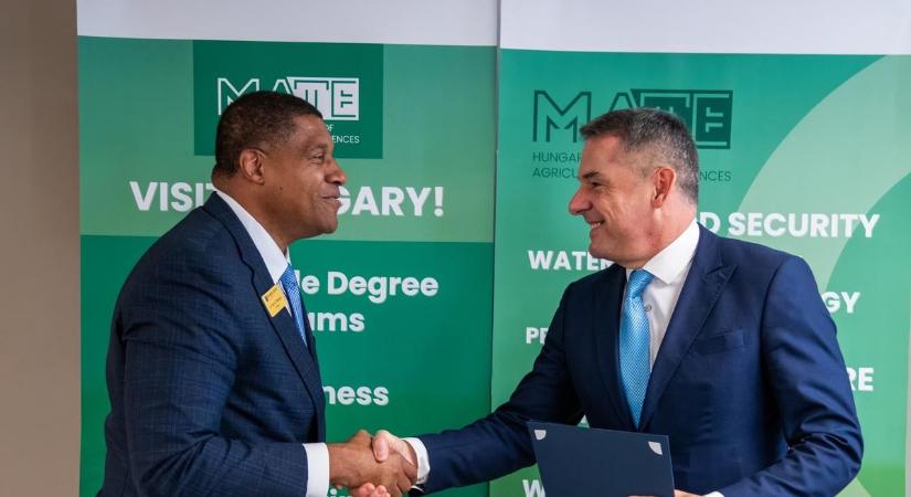 Amerikai–magyar kettős diplomát lehet szerezni Kaposváron – történelmi együttműködés