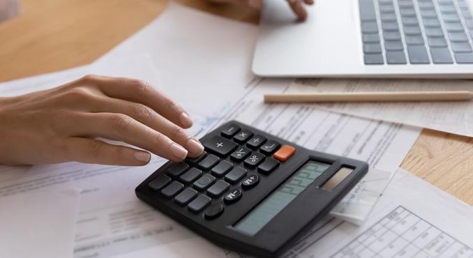 NOKS-os dolgozó: "Amíg van ember, aki betölti ezt az állást minimálbérért, addig nem emelnek"