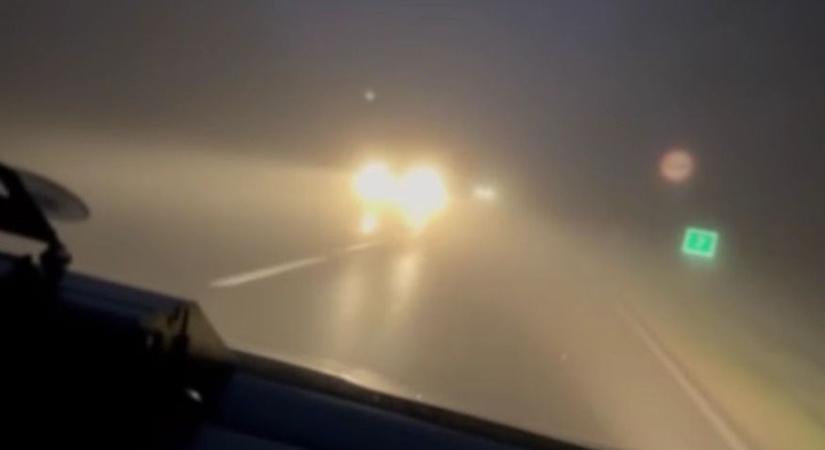Ismét visszatért a köd, figyelmeztet a rendőrség! (videó)