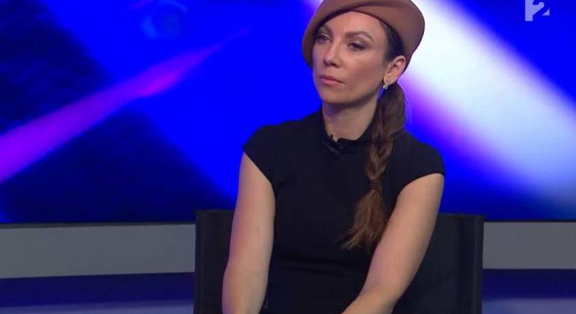 A 40 éves Rúzsa Magdi csillogó vörös estélyiben: kihangsúlyozta nőies idomait