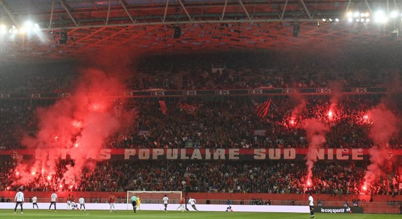 Szabadságot kapott két focista, miután a saját szurkolóik megtámadták őket