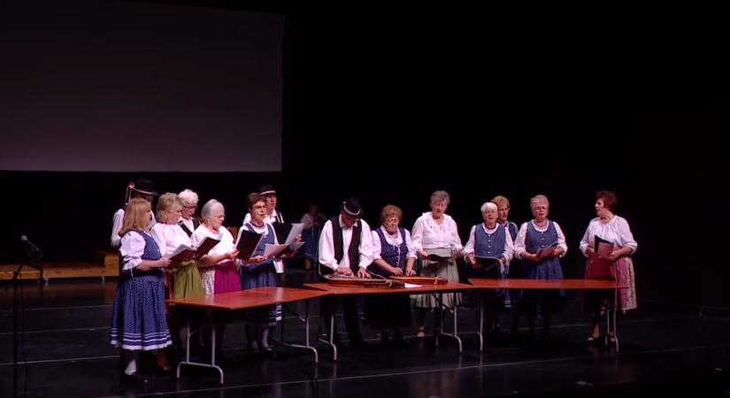 Generációkat köt össze Péczely Attila népzenei öröksége