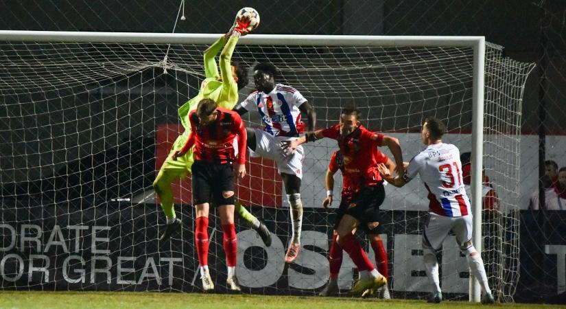 Eppel-gól, Pászka-piros – Felemás „magyaros” nap a Román Kupában