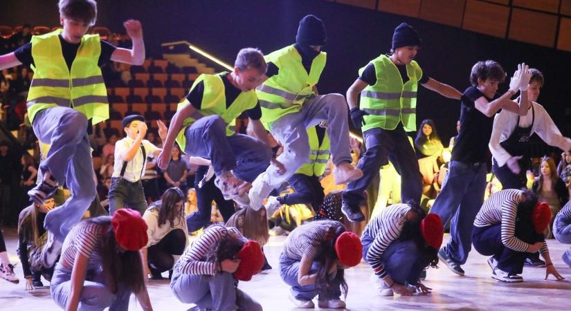 Sok-sok fotón mutatjuk, milyen volt a városi gólyaavató Szombathelyen