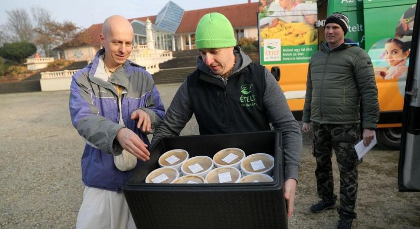Somogyban is érkezik a Krisna-hívők karácsonyi ételosztása