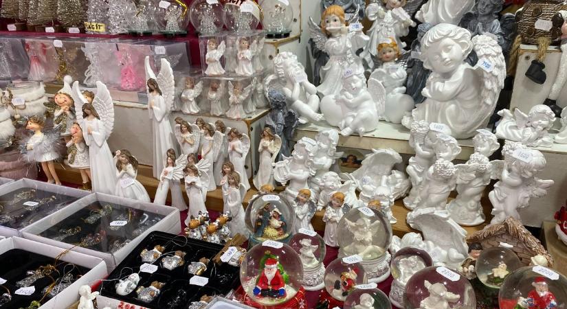 Megnéztük, mennyibe kerül 2025-ben enni-inni a kecskeméti karácsonyi vásárban – fotók, videó