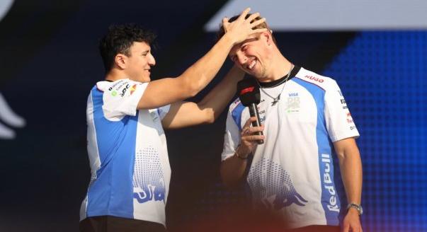 Teljessé vált a 2026-os F1-es mezőny – keddi hírek