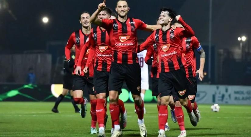 Eppel gólt lőtt, Pászkát kiállították, a Csíkszereda kikapott — videó