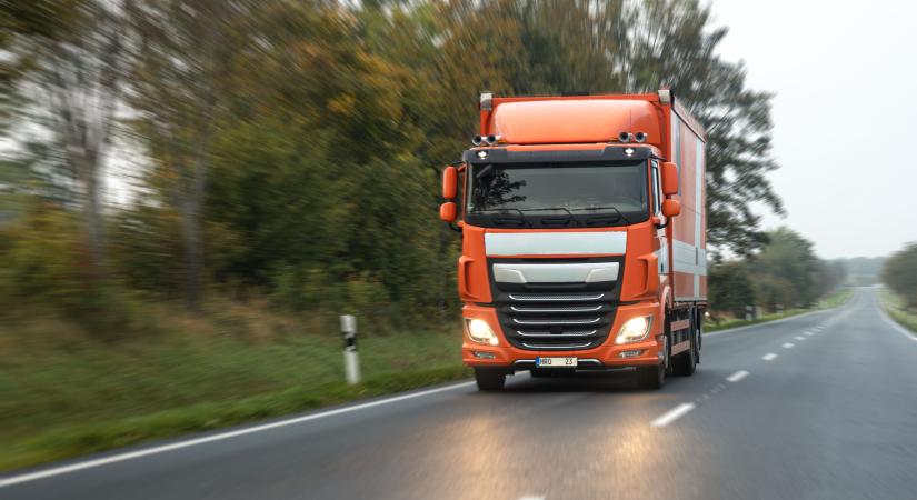 A főutakon emelkednek a díjak – a kamionok számára