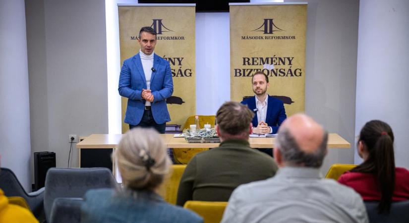 Debrecenbe érkezett Vona Gábor őszi országjárása – fotókkal, videóval