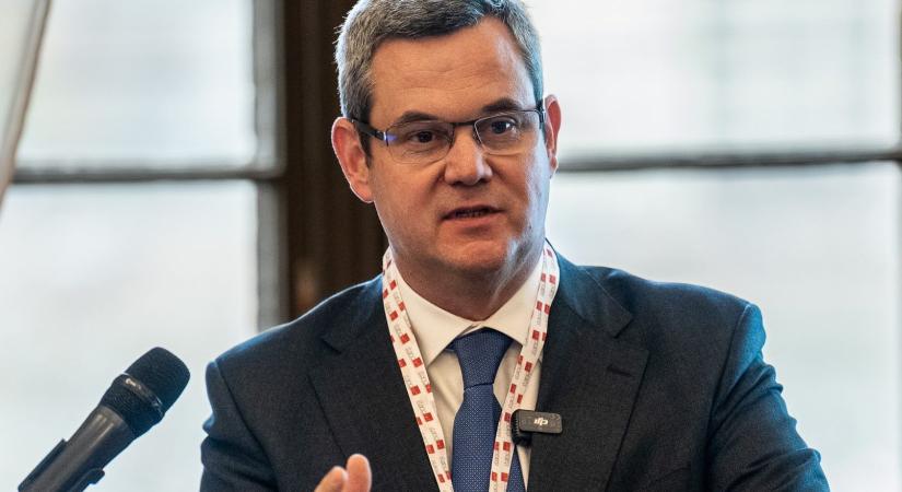 Takács Péter káromkodva szólt vissza egy édesapának, aki kifogásolta a Szent János Kórház gyermekügyeletének állapotát