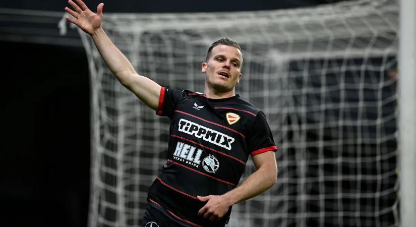 Káromkodva üzent a szurkolóknak a magyar válogatott focista, súlyosan megbüntette a klubja