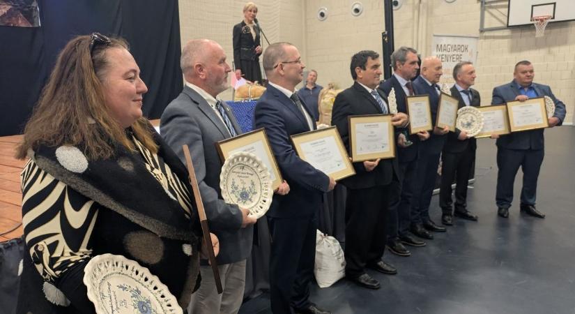 A búzától a kenyéráldásig: így ünnepelték a vármegye gazdáit Földeákon