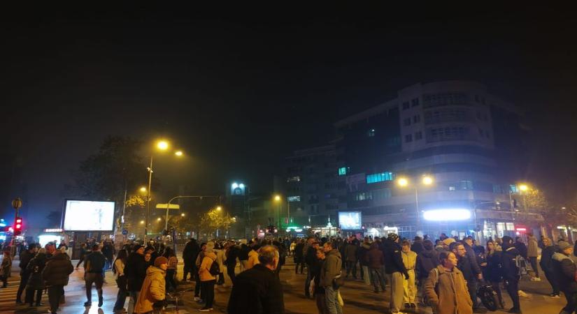 Útblokáddal emlékeztek a balesetben elhunyt taxisra Újvidéken