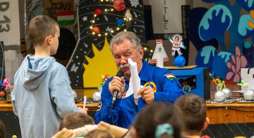 A gyerekek álma vált valóra: Farkas Bertalan szegedi előadása nagy sikert aratott