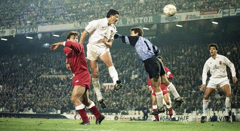 Döbbenetes hír: A legendás csatár életéért küzdenek az orvosok