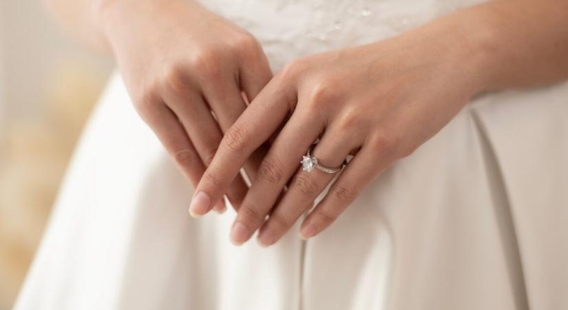 Nagy esküvő, drága ajándékok, majd kiderült, nem volt érvényes a házasságkötés