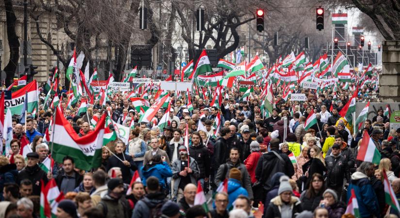 Kormányváltó hangulat, hibahatáron mozgó Tisza-előny egy friss, nagymintás felmérés szerint