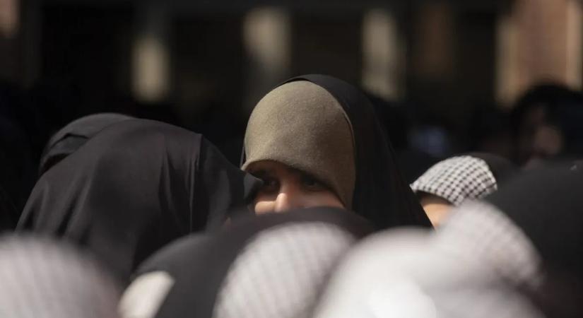 Muszlim fejkendő vagy bírói karrier? – feszült vita Hessenben