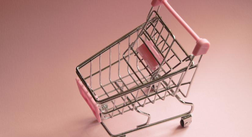 Kiderült, mire való a bevásárlókocsi tetején lévő rejtélyes hurok – sokan sosem használták még